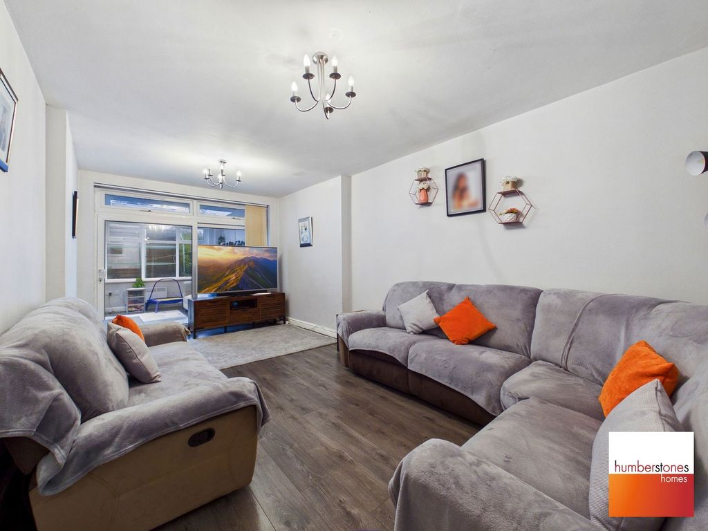 Property photo 2 of 21