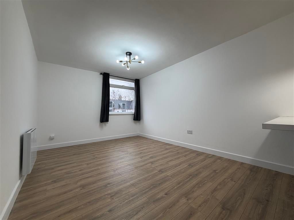 Property photo 2 of 8 Image