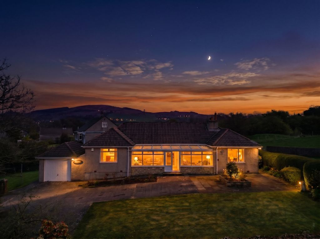 Property photo 1 of 34
