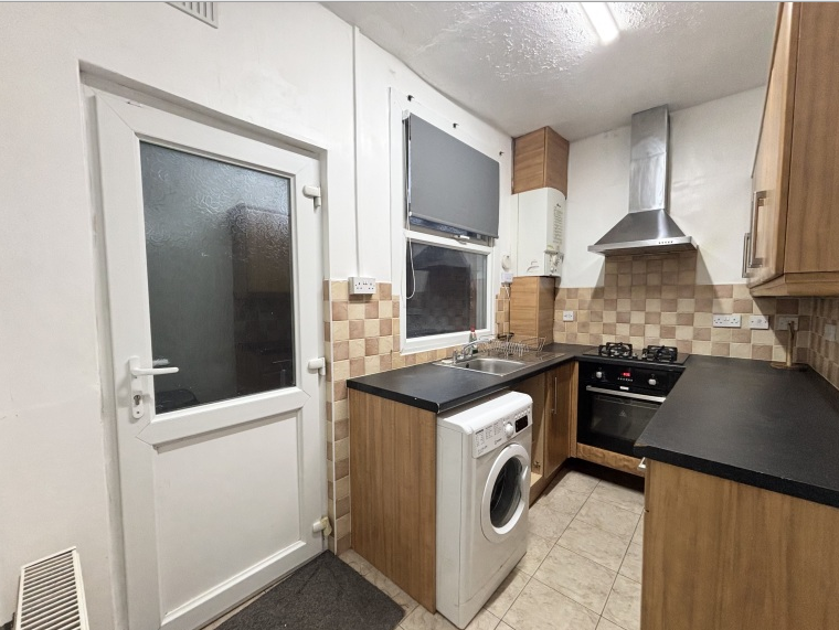 Property photo 2 of 9