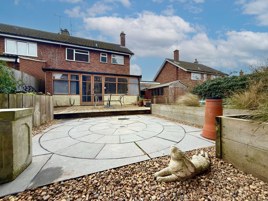 Property photo 2 of 18 Garden