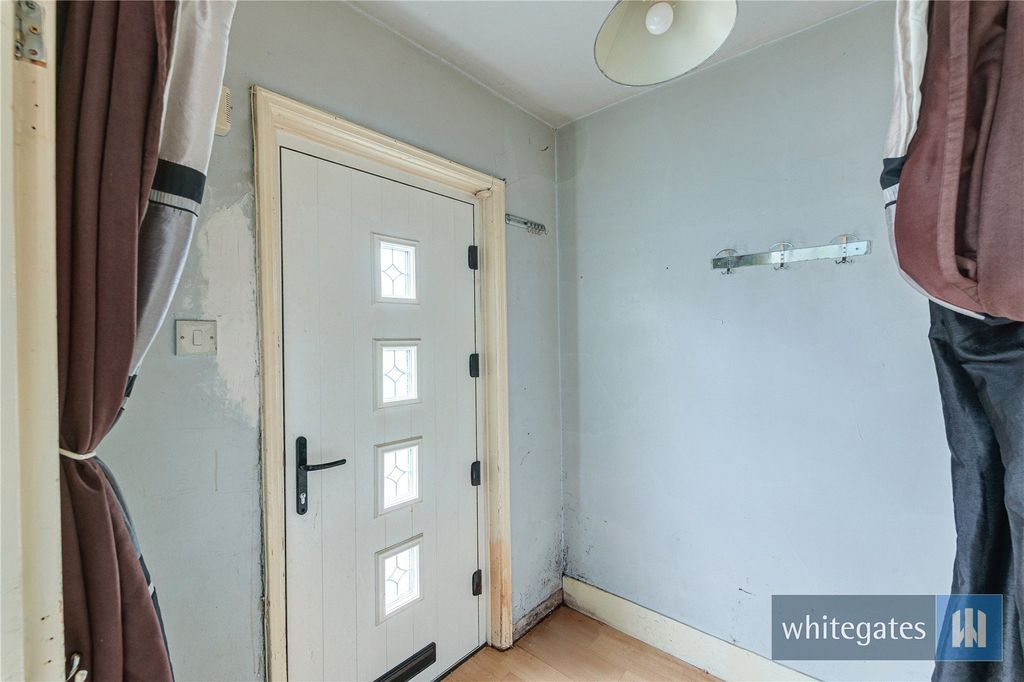 Property photo 2 of 23 Picture No. 27