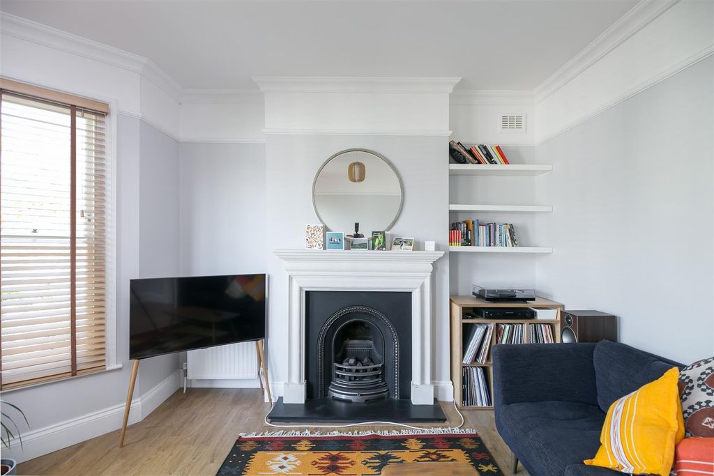 Property photo 2 of 12