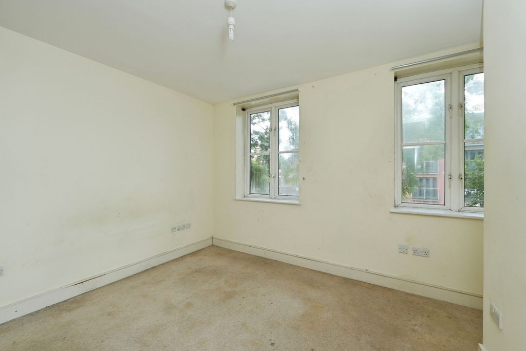 Property photo 3 of 20 Pbox-Img.Jpg