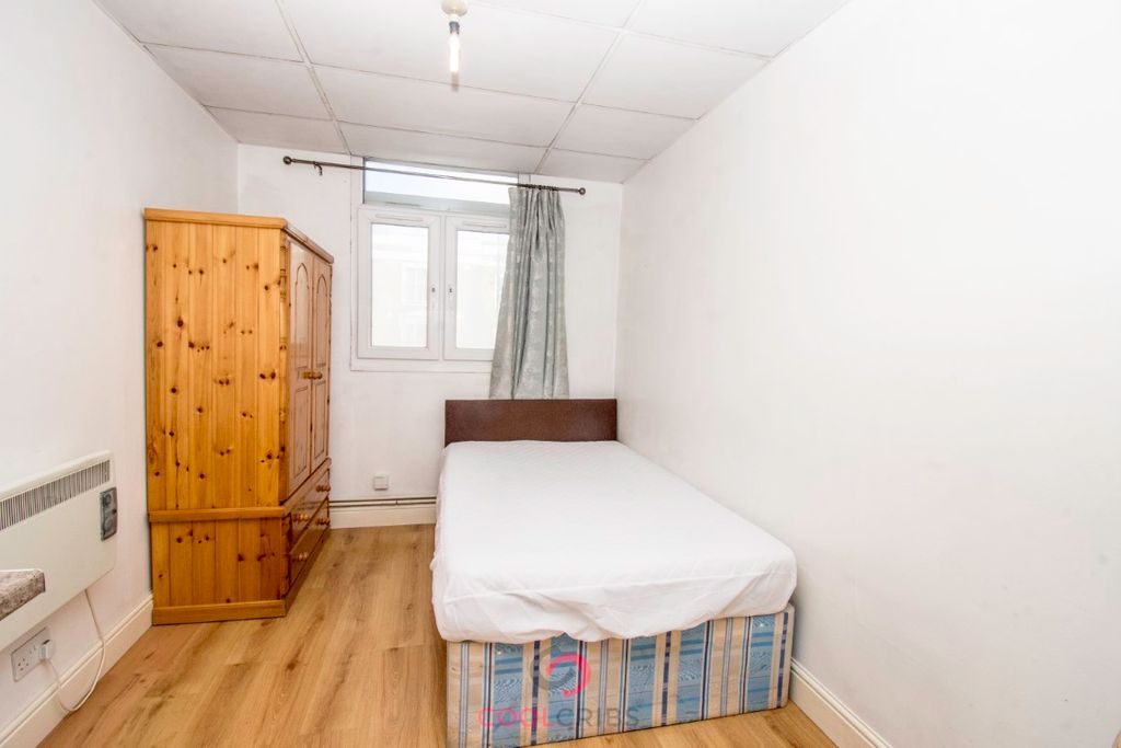 Property photo 2 of 3