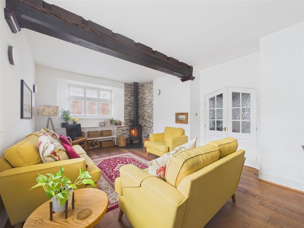 Property photo 2 of 24 Cam01407G0-Pr0122-Still016.Jpg