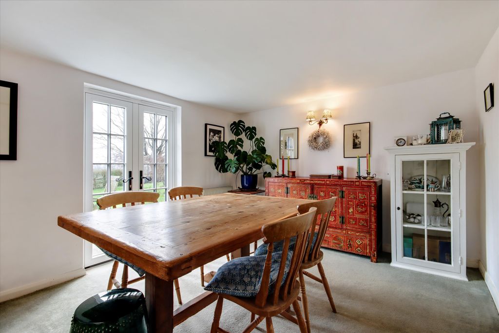 Property photo 3 of 24 Image