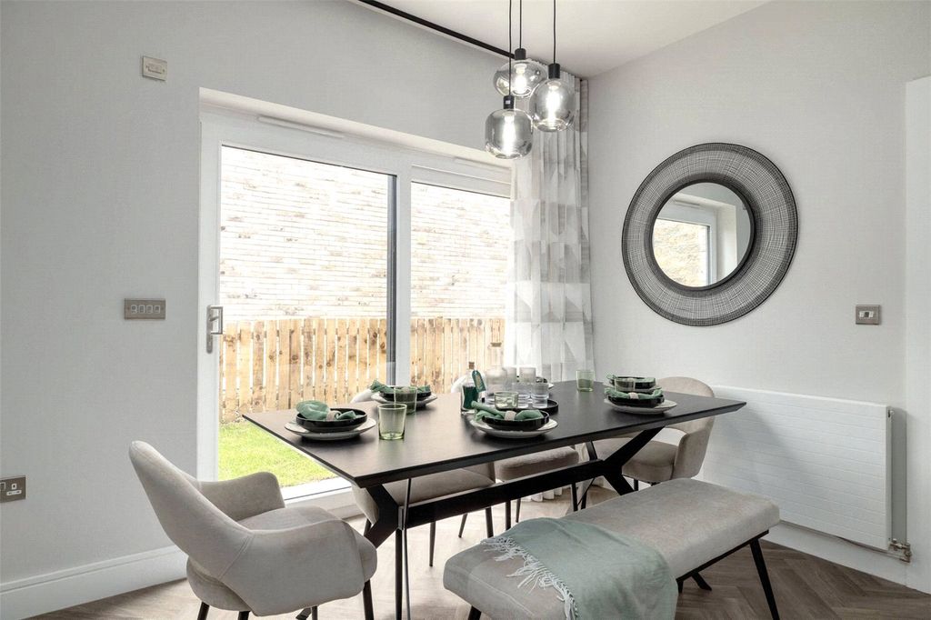 Property photo 3 of 25 Kitchen/Dining