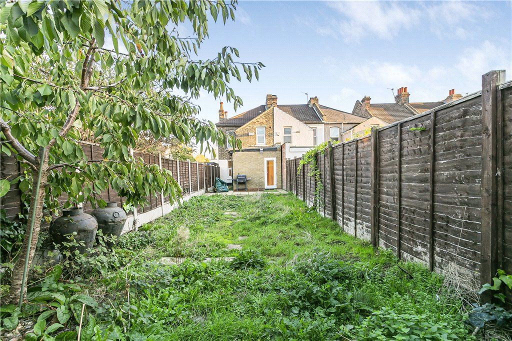 Property photo 2 of 17 Garden