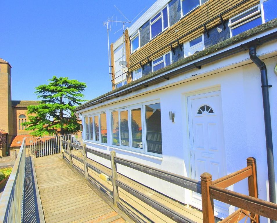 Property photo 1 of 8 18 Fir Front.Jpg