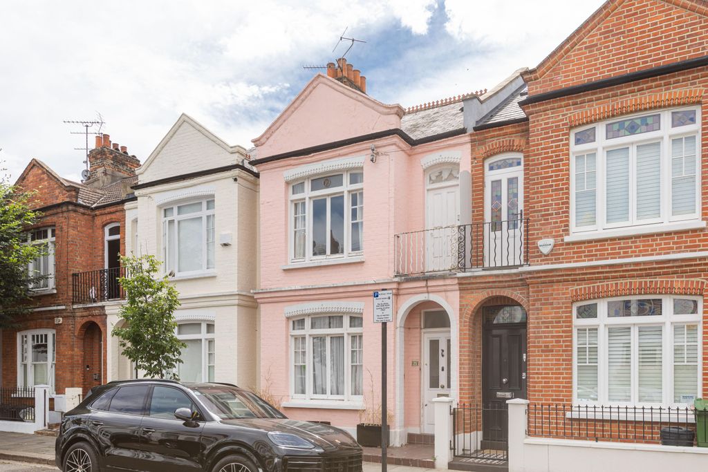 Property photo 1 of 11 Fabian Road 25-10.Jpg