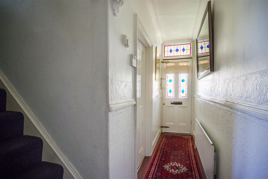 Property photo 3 of 17 Hall