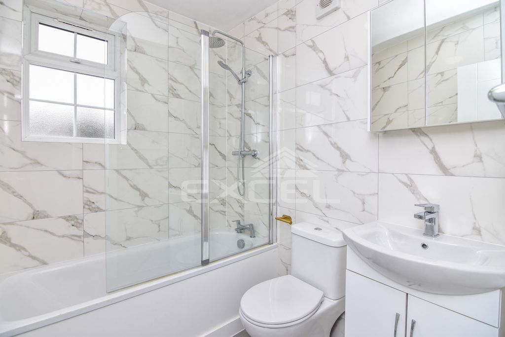 Property photo 3 of 3 Family Bathroom