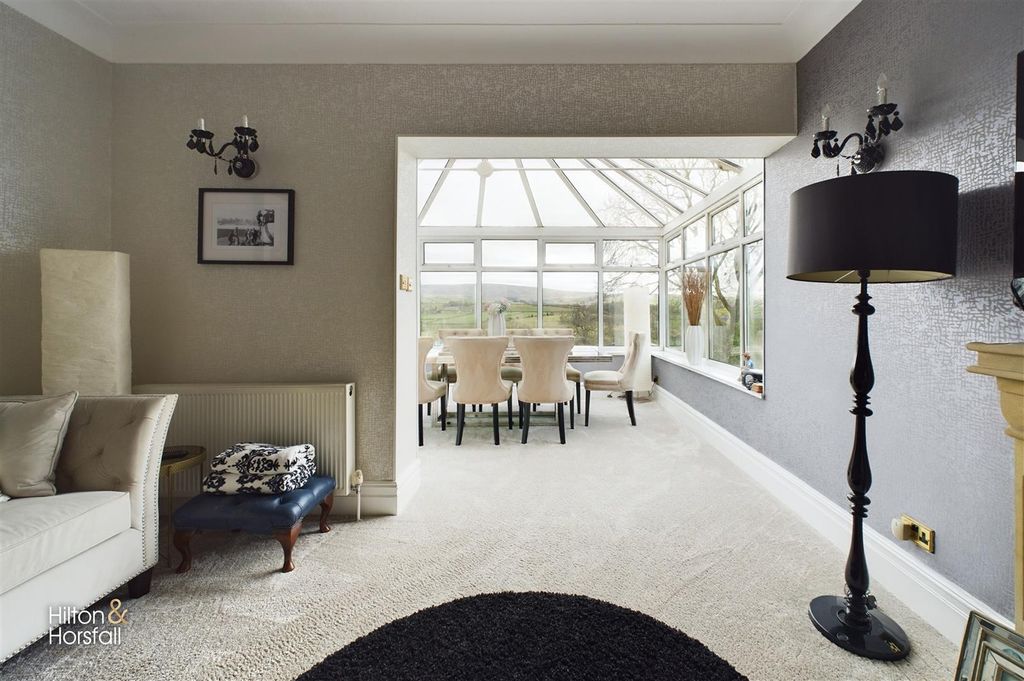 Property photo 3 of 27 Wyndcliffe