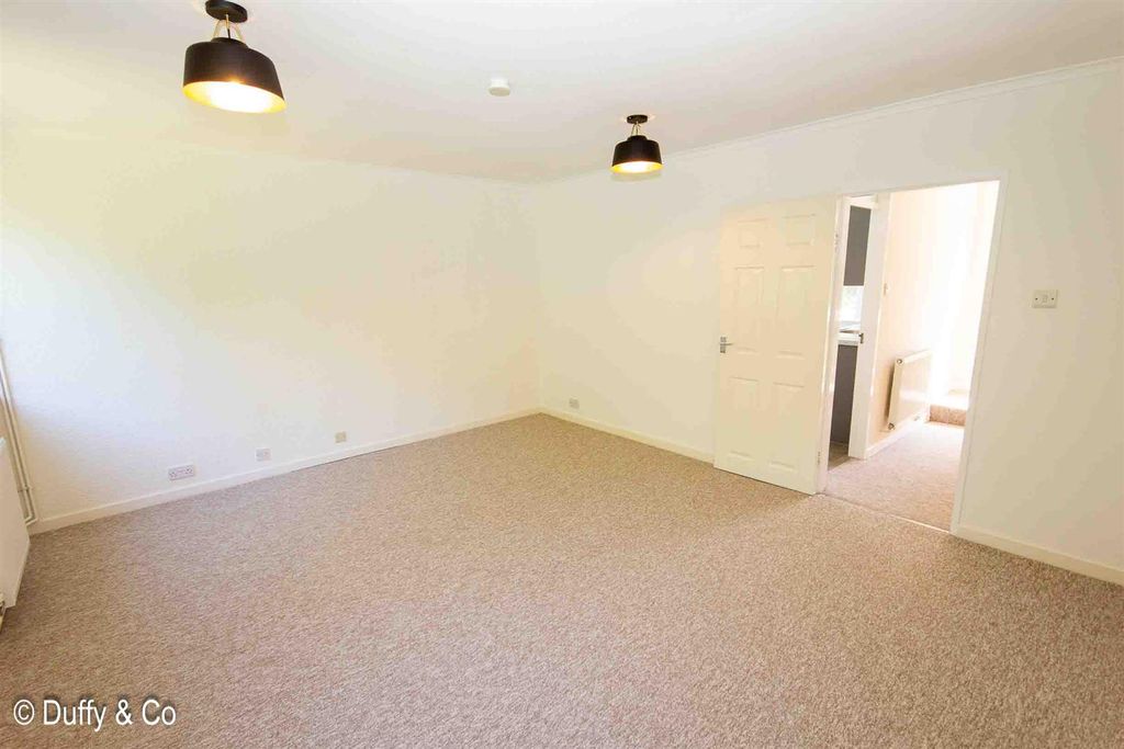 Property photo 3 of 18 Living Room