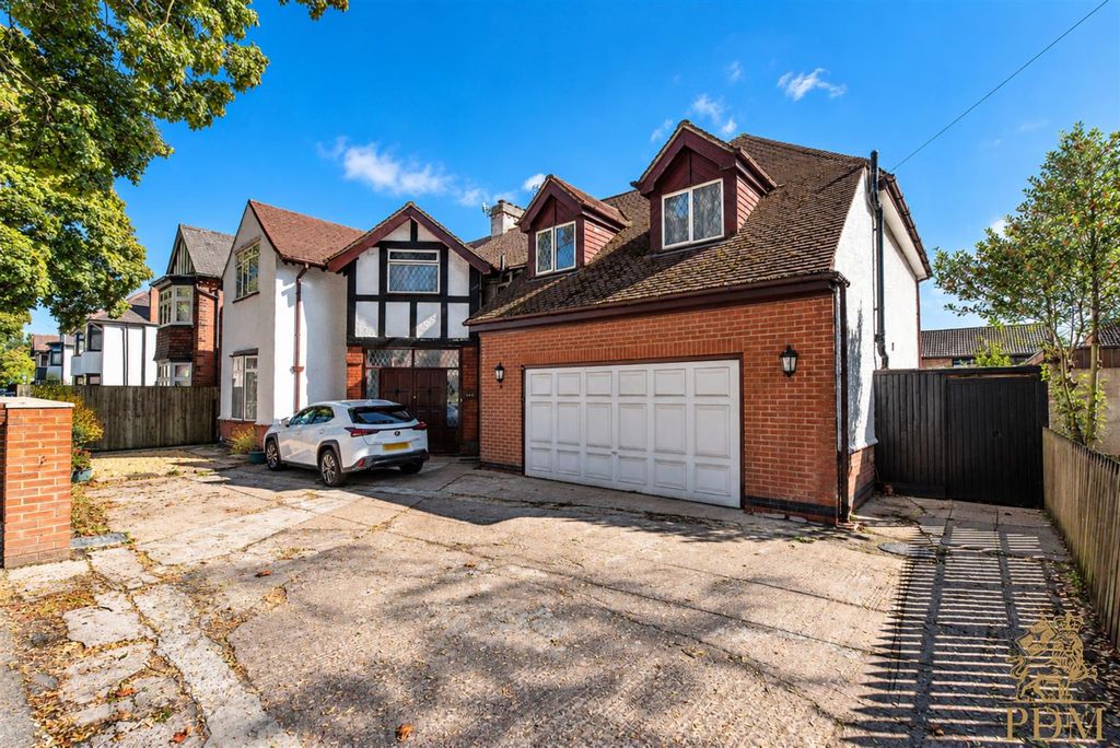 Property photo 1 of 30 343 Derby Road, Lenton (1 Of 34).Jpg