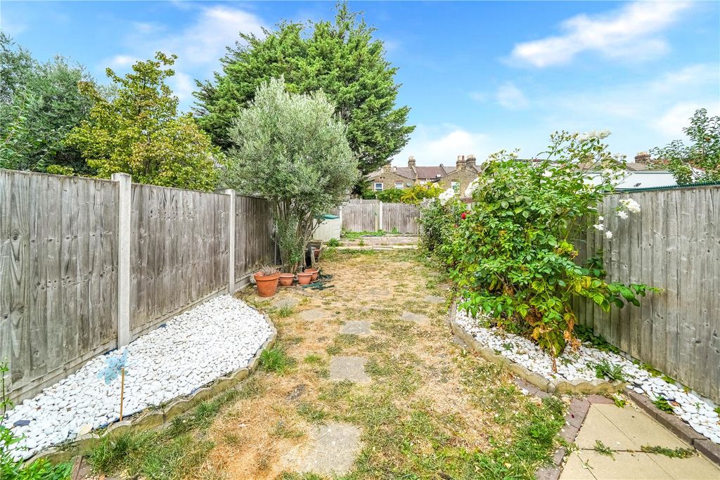 Property photo 2 of 14 Picture No. 11