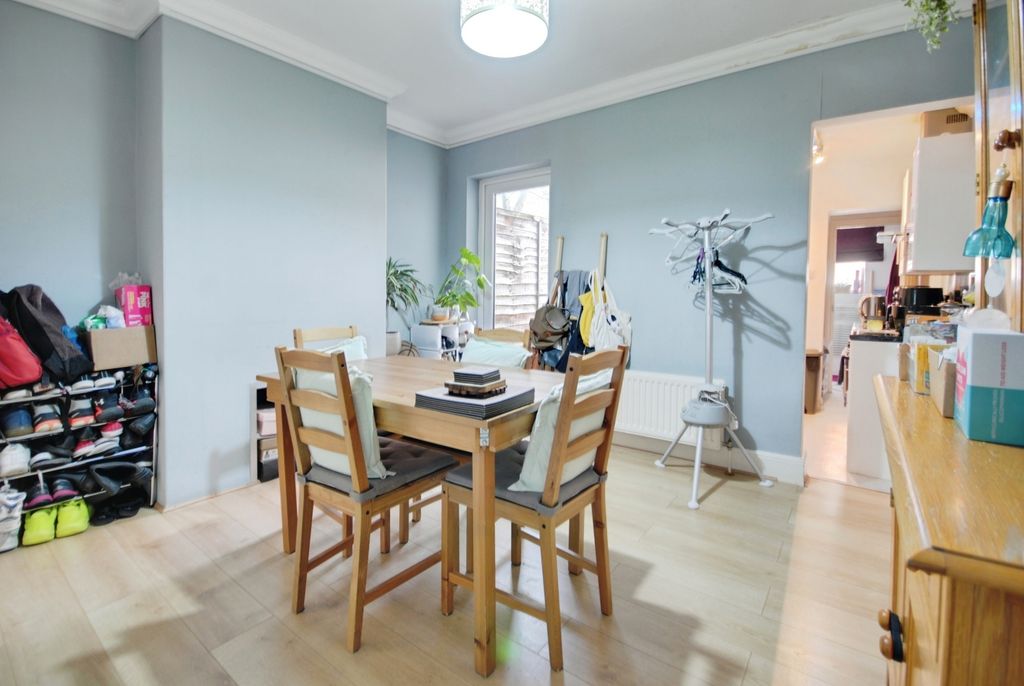 Property photo 3 of 9 Pbox-Dining_Room-321303.Jpg
