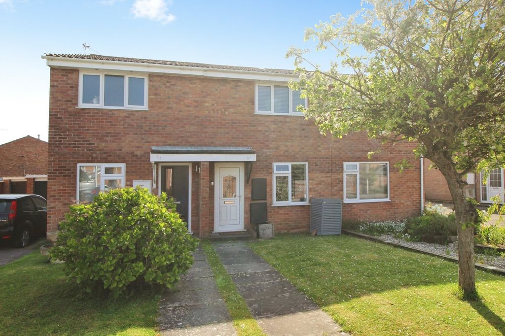 Property photo 1 of 10 Front