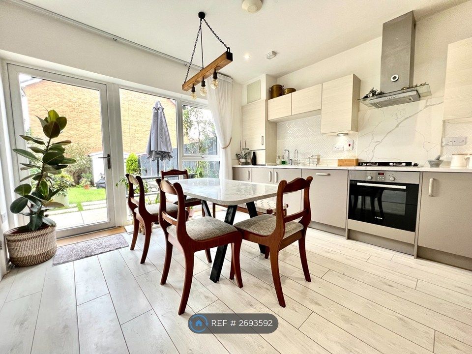 Property photo 1 of 24 Kitchen