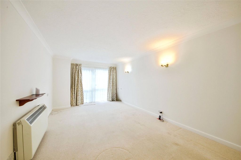 Property photo 3 of 14 Picture No. 24