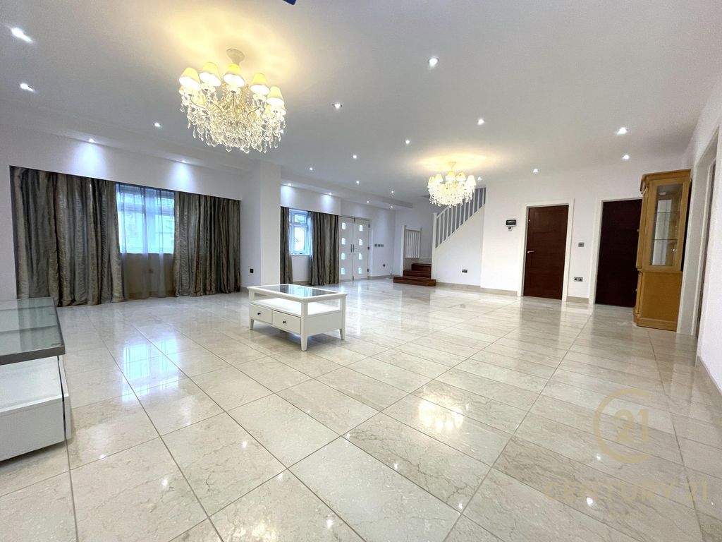 Property photo 3 of 21