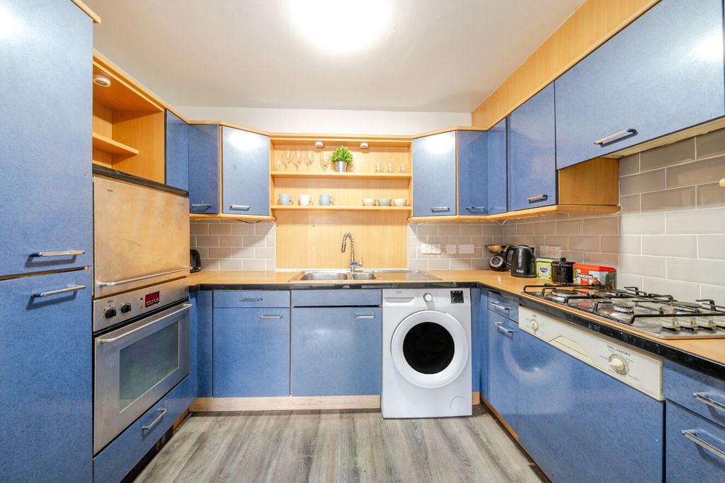 Property photo 3 of 19 1-69A17342B631F-1...