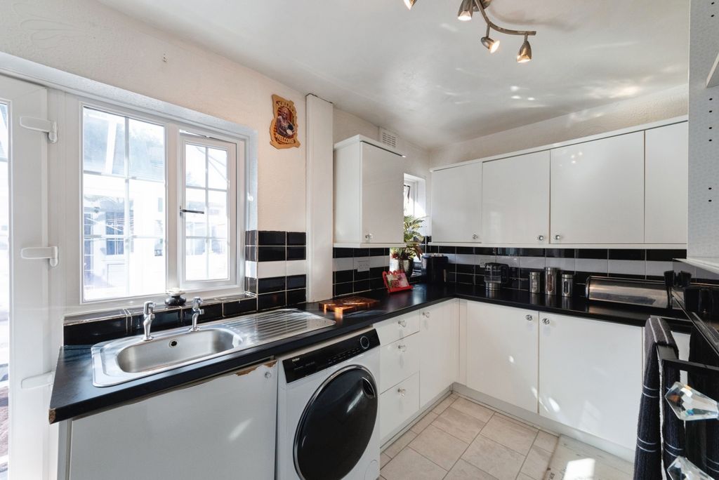 Property photo 2 of 17 Pbox-Img.Jpg