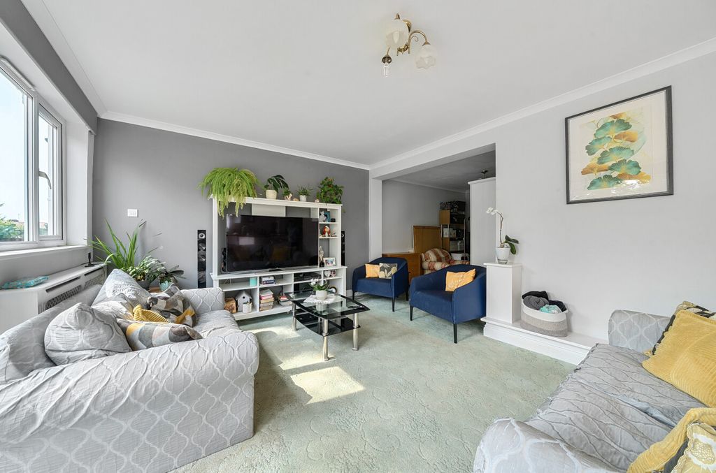 Property photo 3 of 24 1330225-5-6893d00...