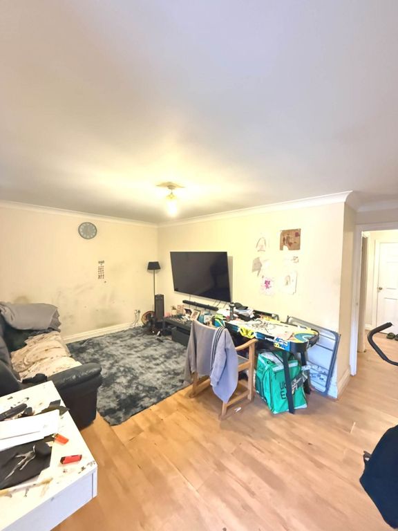 Property photo 3 of 5