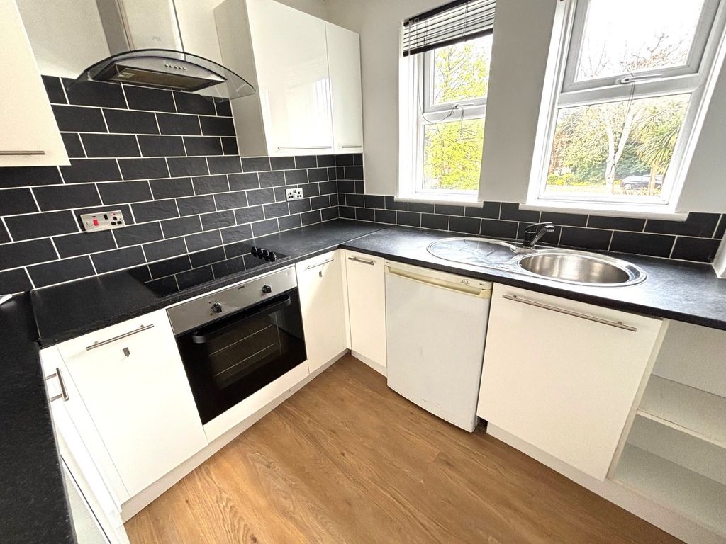 Property photo 3 of 11 Picture 3