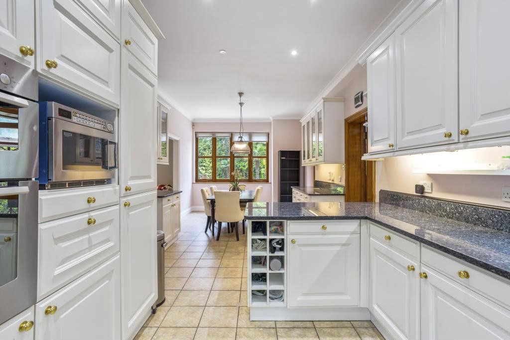 Property photo 3 of 24 Kitchen