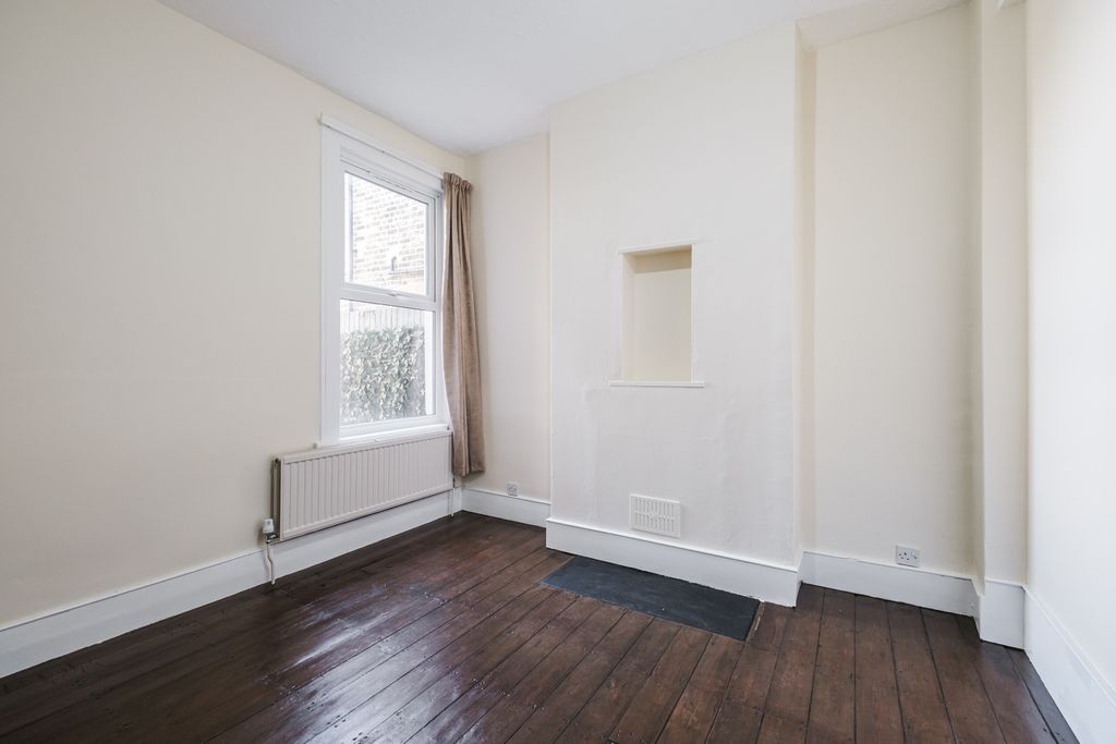 Property photo 3 of 16 35-Holland-Road-3