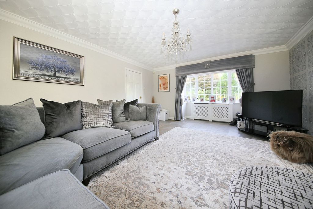 Property photo 3 of 42