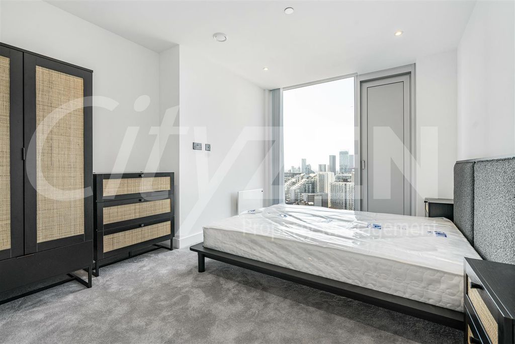 Property photo 3 of 39 Bedroom