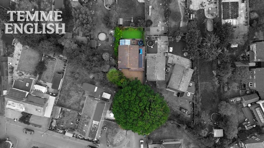Property photo 2 of 32