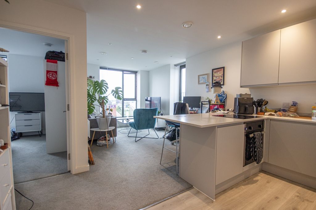 Property photo 3 of 13 5