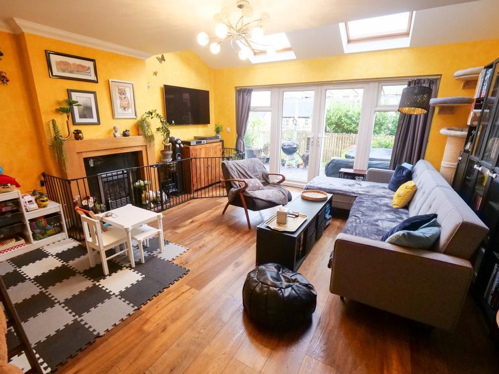 Property photo 2 of 14 Lounge