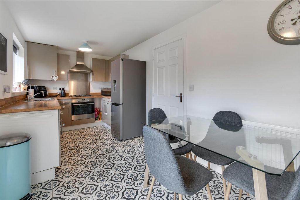 Property photo 3 of 17 Kitchen Dining