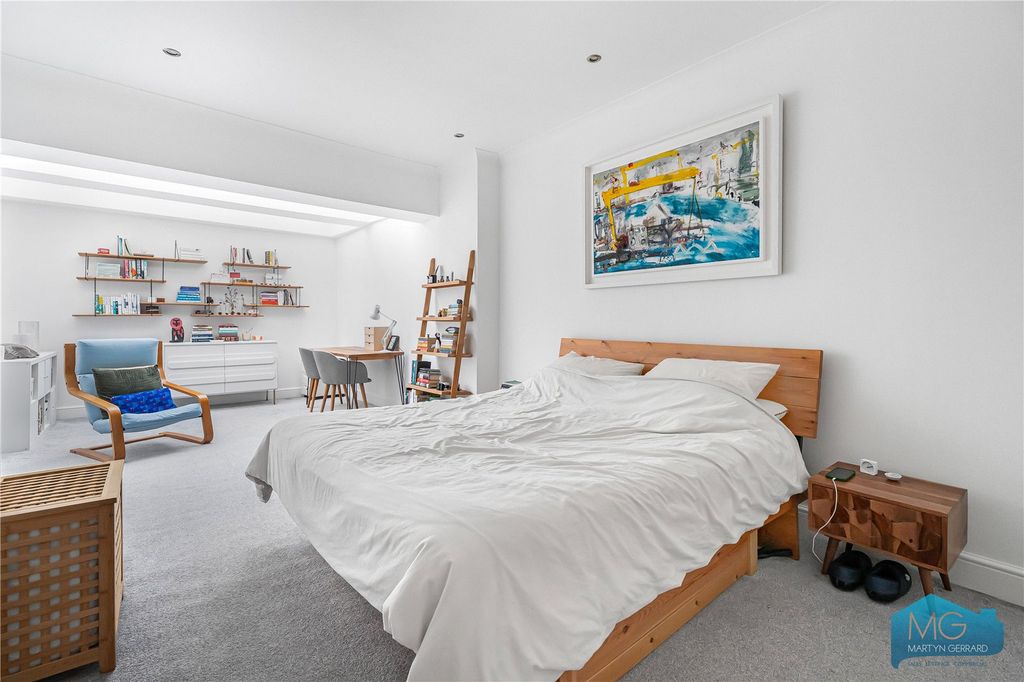 Property photo 3 of 23 Picture No. 42