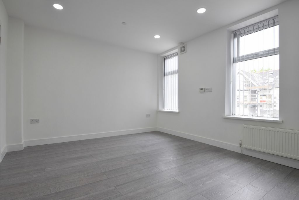 Property photo 2 of 7 Photo 2