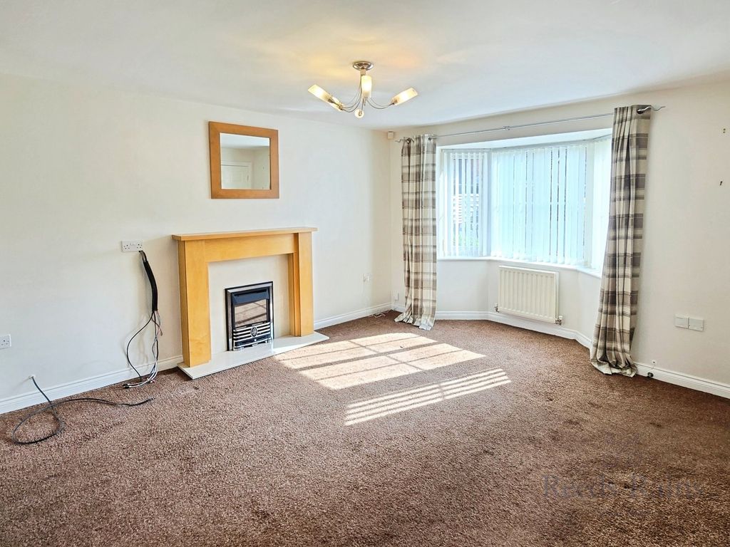 Property photo 2 of 16 Living Room