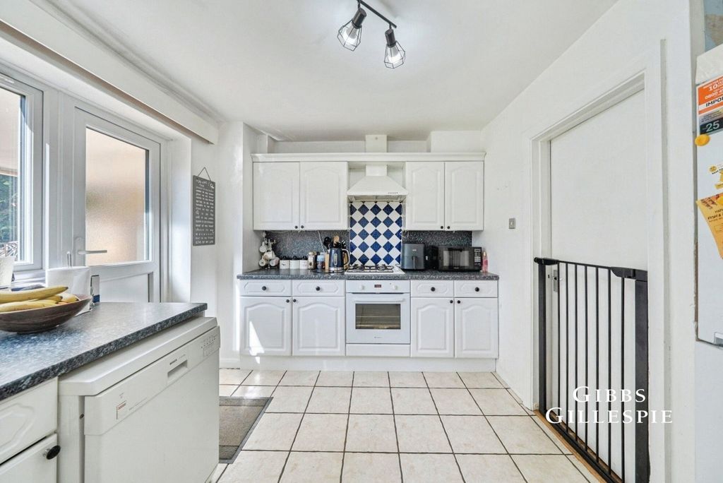 Property photo 3 of 11 Pbox-Img.Jpg