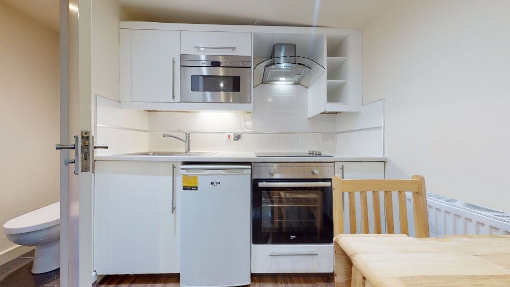 Property photo 3 of 5