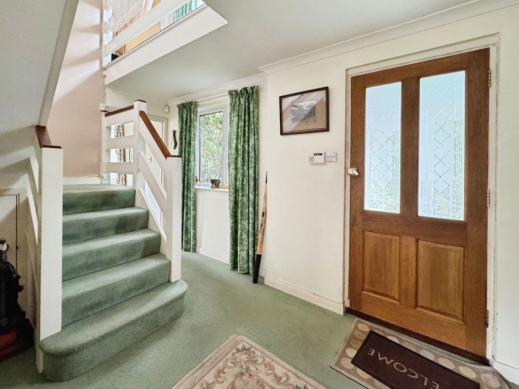 Property photo 3 of 27