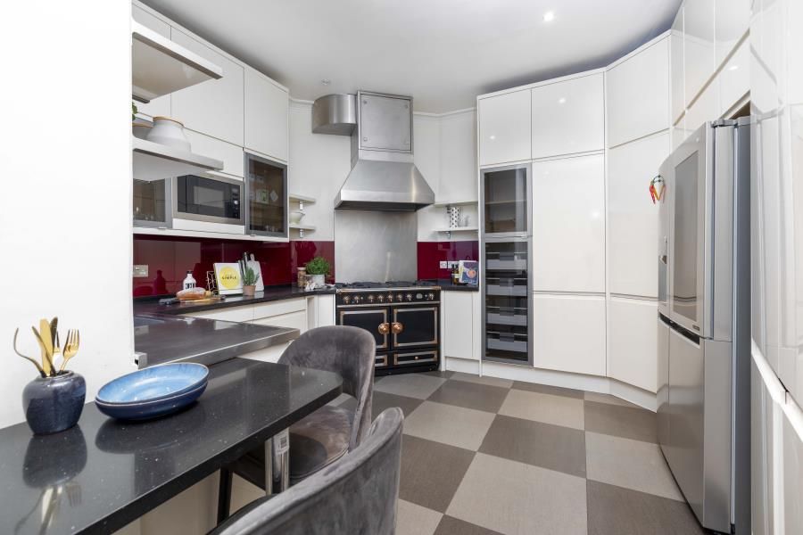 Property photo 3 of 15