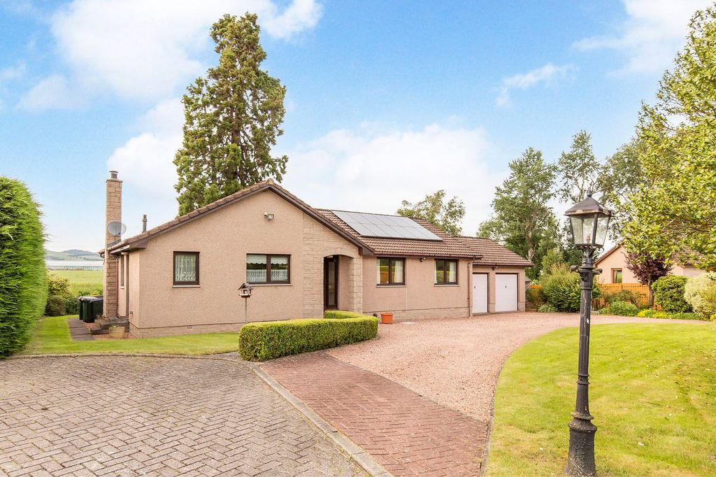Property photo 1 of 30