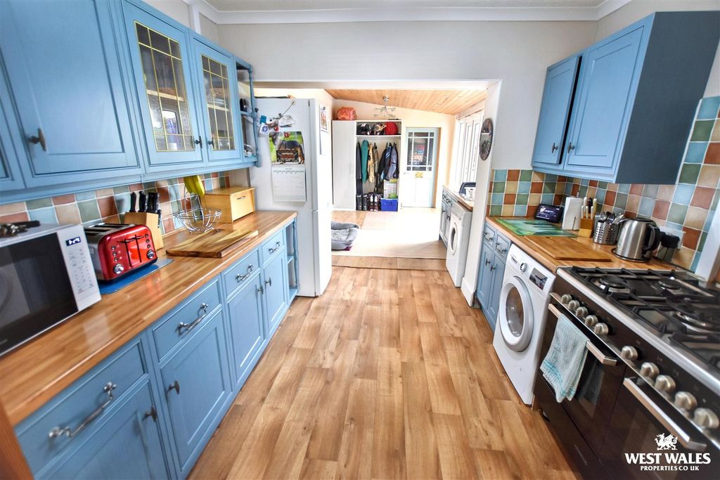 Property photo 3 of 19 11 (1).Jpg