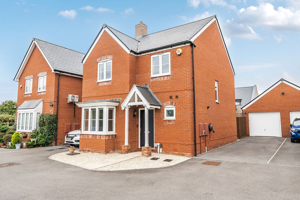 Property photo 1 of 23