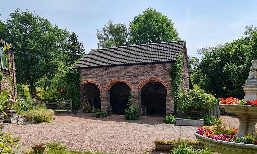 Property photo 3 of 62 Wellbrook Barn.Jpg